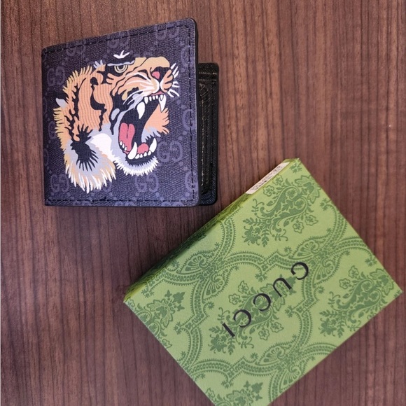 Gucci yellow Tiger Motif Wallet - Picture 6 of 7